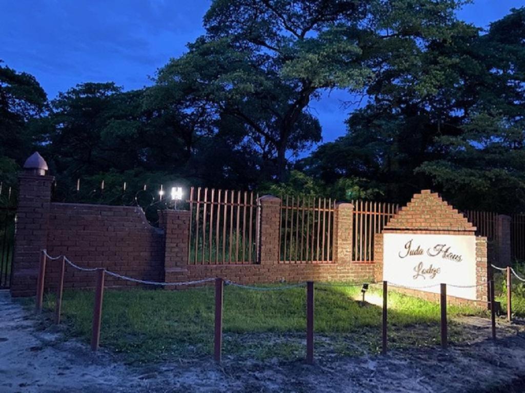 Juda Haus Lodge Katima Mulilo Exteriér fotografie