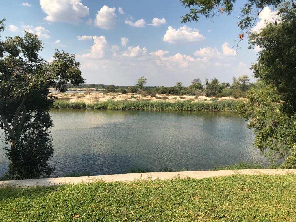 Juda Haus Lodge Katima Mulilo Exteriér fotografie