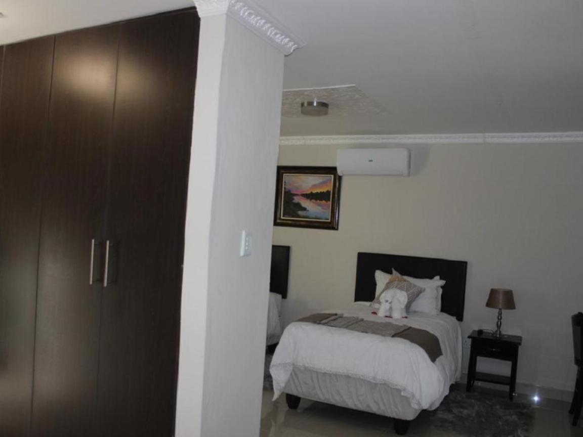 Juda Haus Lodge Katima Mulilo Exteriér fotografie