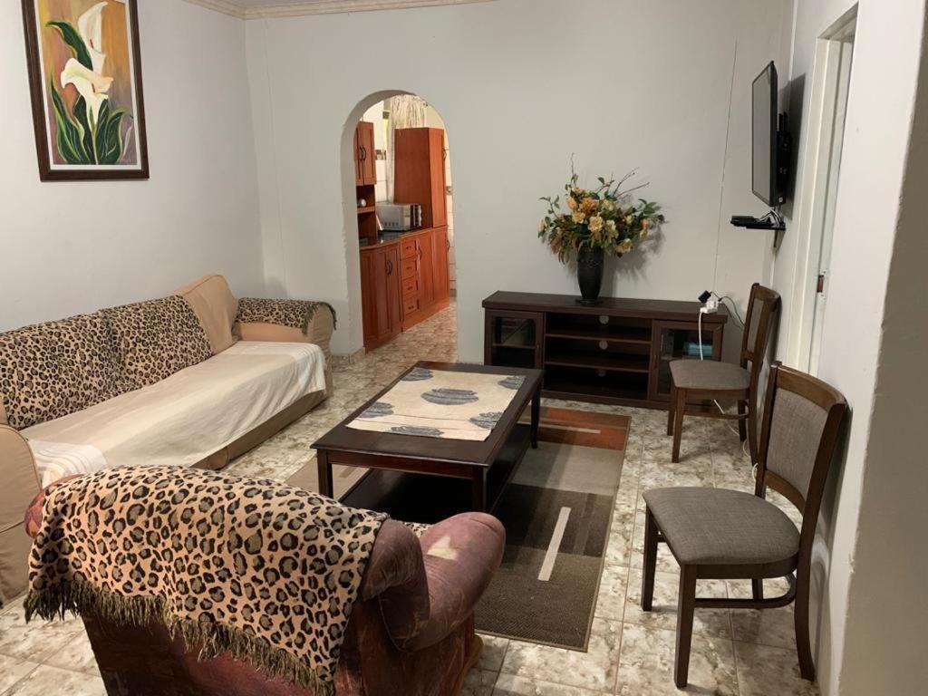 Juda Haus Lodge Katima Mulilo Exteriér fotografie