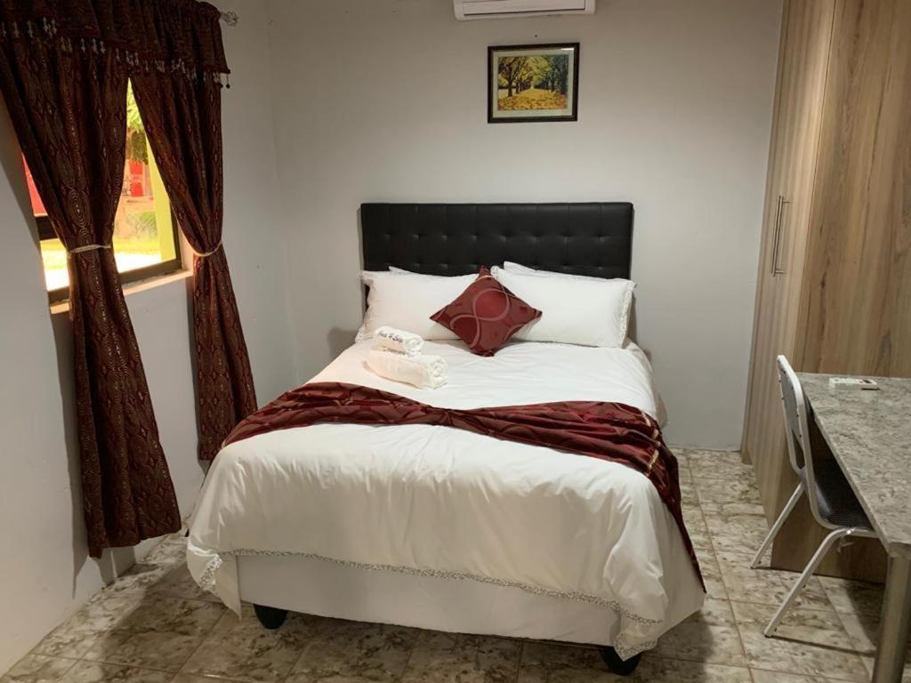 Juda Haus Lodge Katima Mulilo Exteriér fotografie